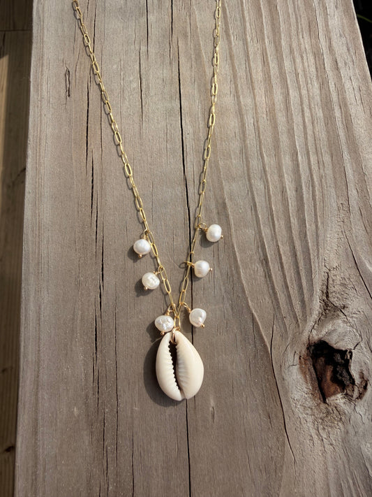 Pearly cowrie necklace