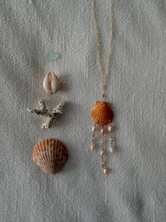 Chandelier shell necklace